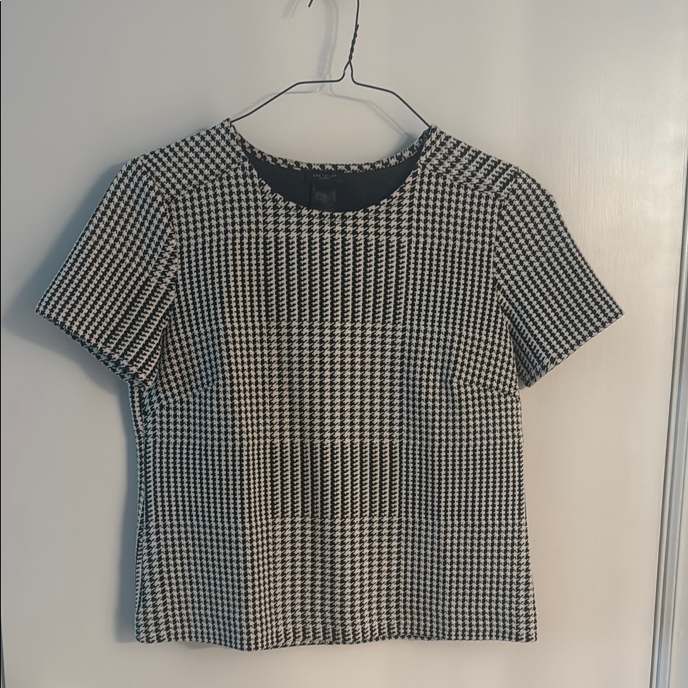 Ann Taylor Factory Black and White Boxy Crop Blouse